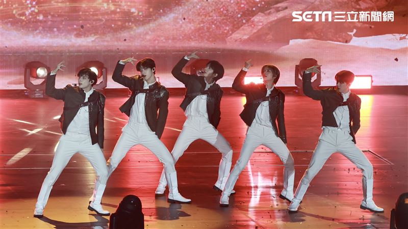 韓團TXT林口體育館開唱 然竣1原因向媽媽道歉