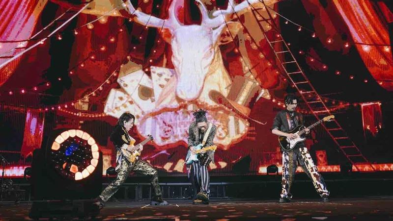 麋先生上月首度攻蛋 團員親曝火鍋驚魂:整間屋子都濃煙