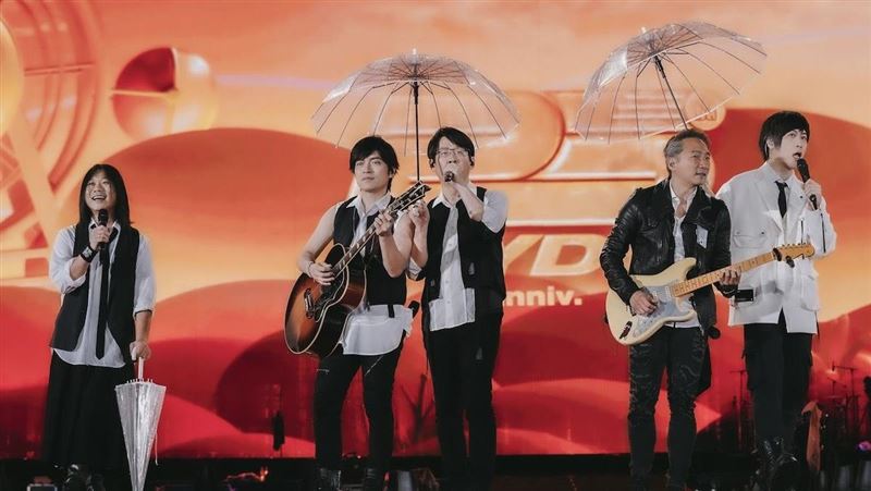 五月天「一路向東」演唱會恐受颱風攪局?相信音樂回應了