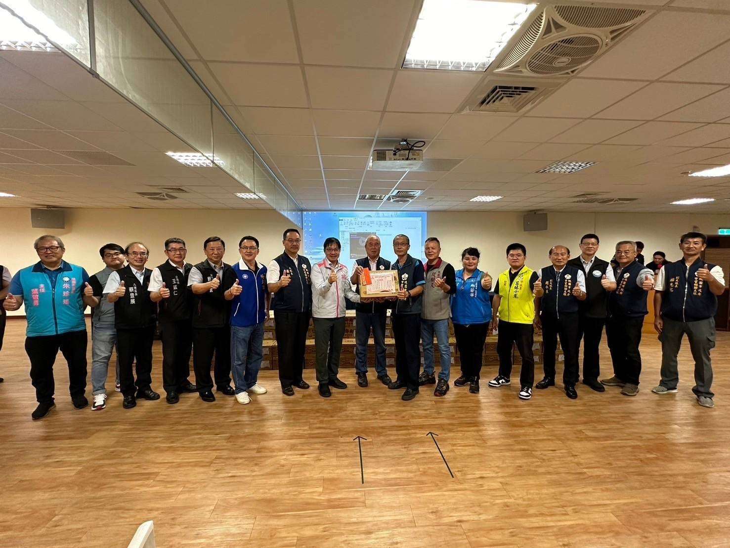 慰勞八德守望相助隊 溫代欣感謝成為警方堅實後盾 687681 0