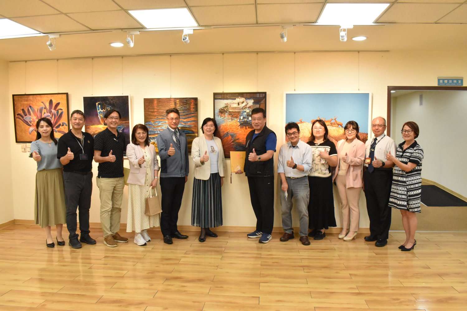 長庚科大舉辦曹松清專題畫展 近20幅作品述說島嶼故事 89465654