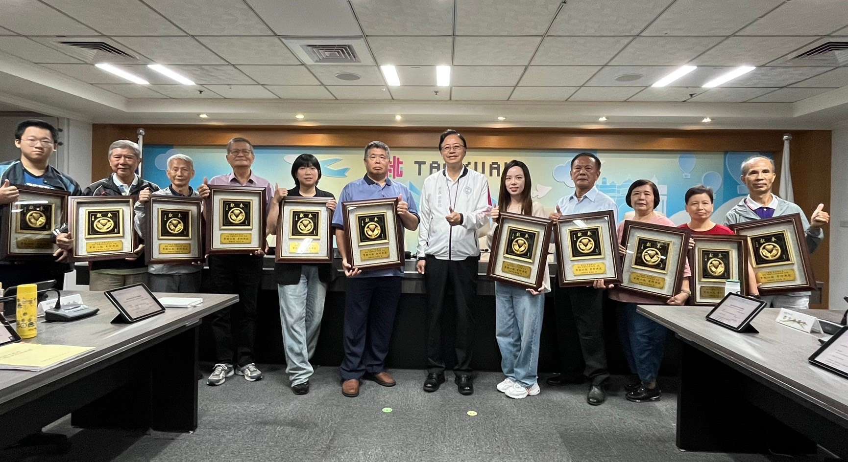 桃市孝行楷模出爐 張善政表揚11受獎者奉獻精神