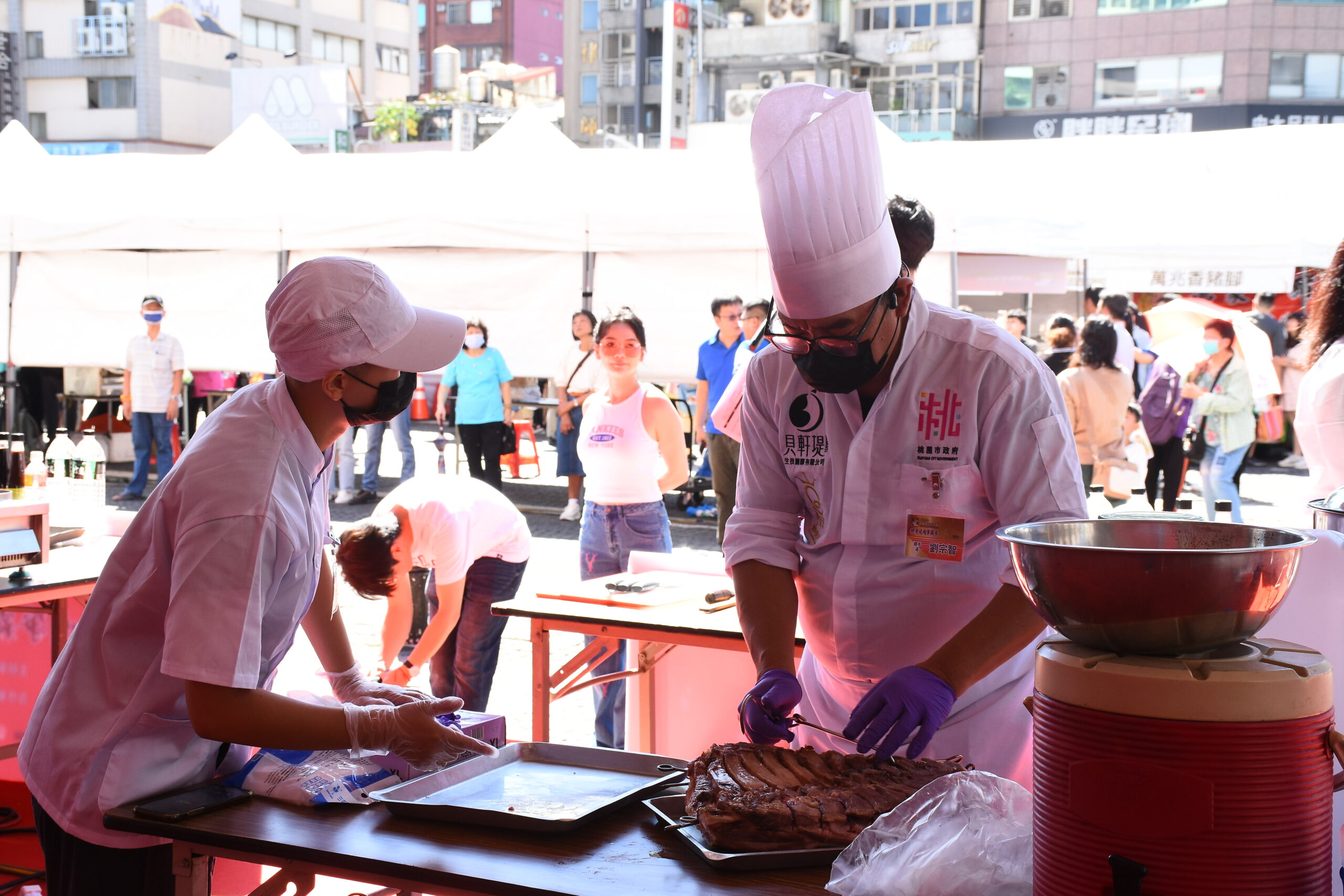 桃園首屆脆皮燒肉節熱鬧登場 吸引30組選手現場尬廚藝 DSC 1888 0 scaled