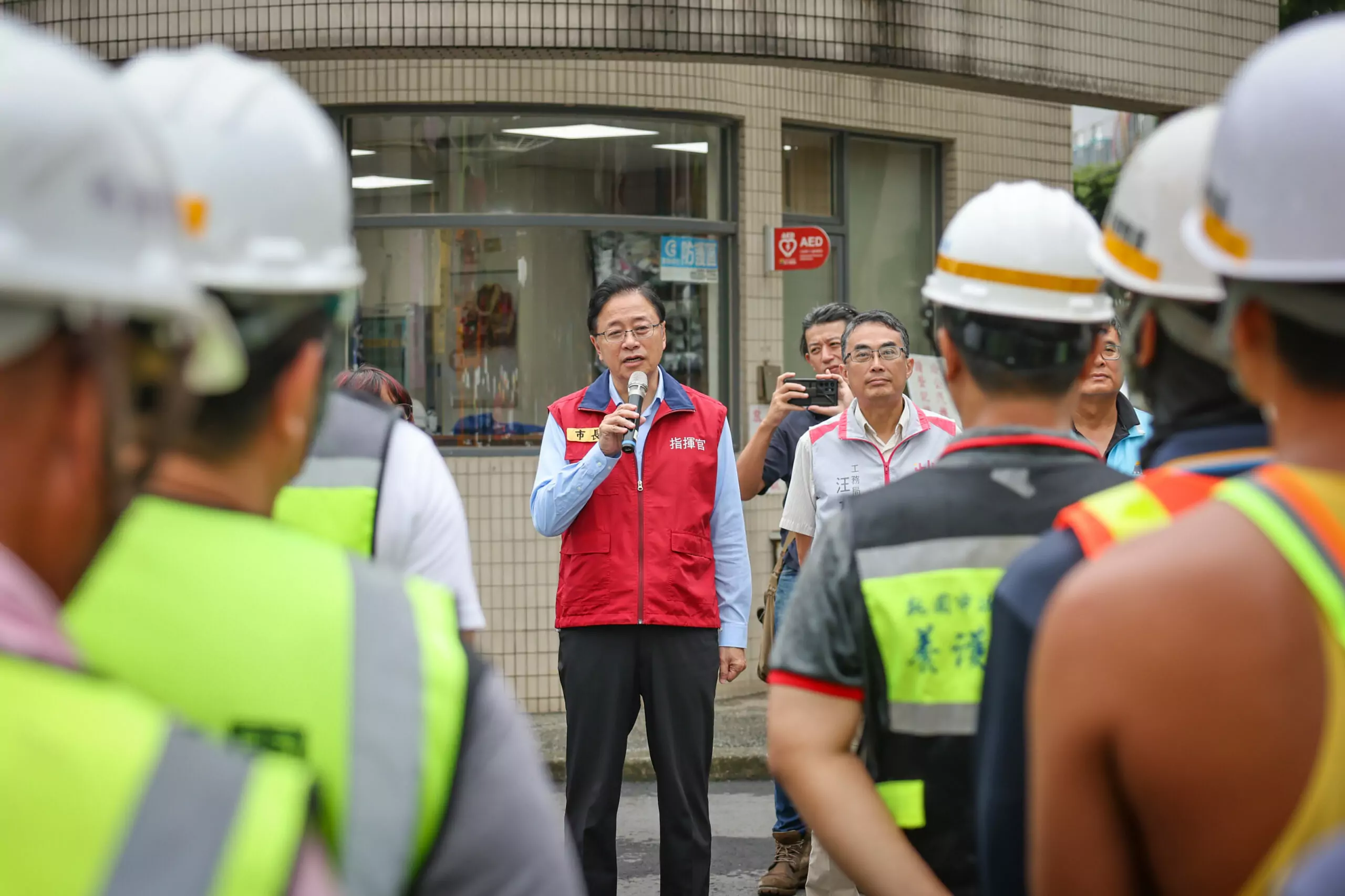 山陀兒颱風肆虐 桃市府出動14機具34人力馳援高雄 山陀兒颱風肆虐 桃市府出動14機具34人力馳援高雄
