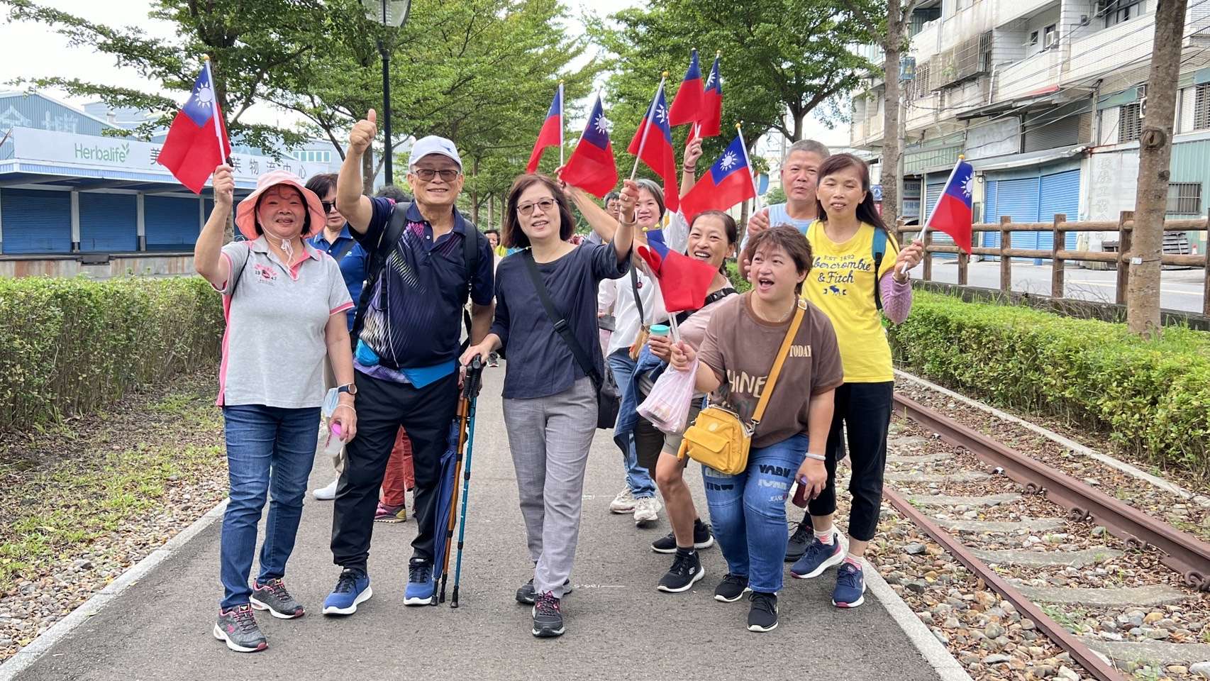 蘆竹區千面國旗點亮城市角落 國慶日氛圍濃厚