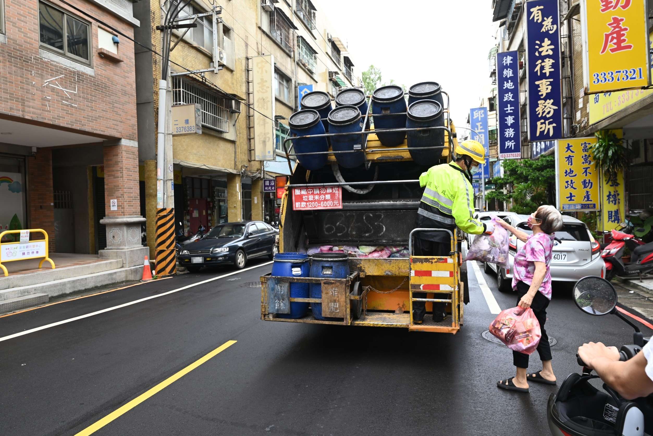 桃市垃圾清運國慶假日不打烊 環保局籲善用APP掌握垃圾車動態 S 33546358 0