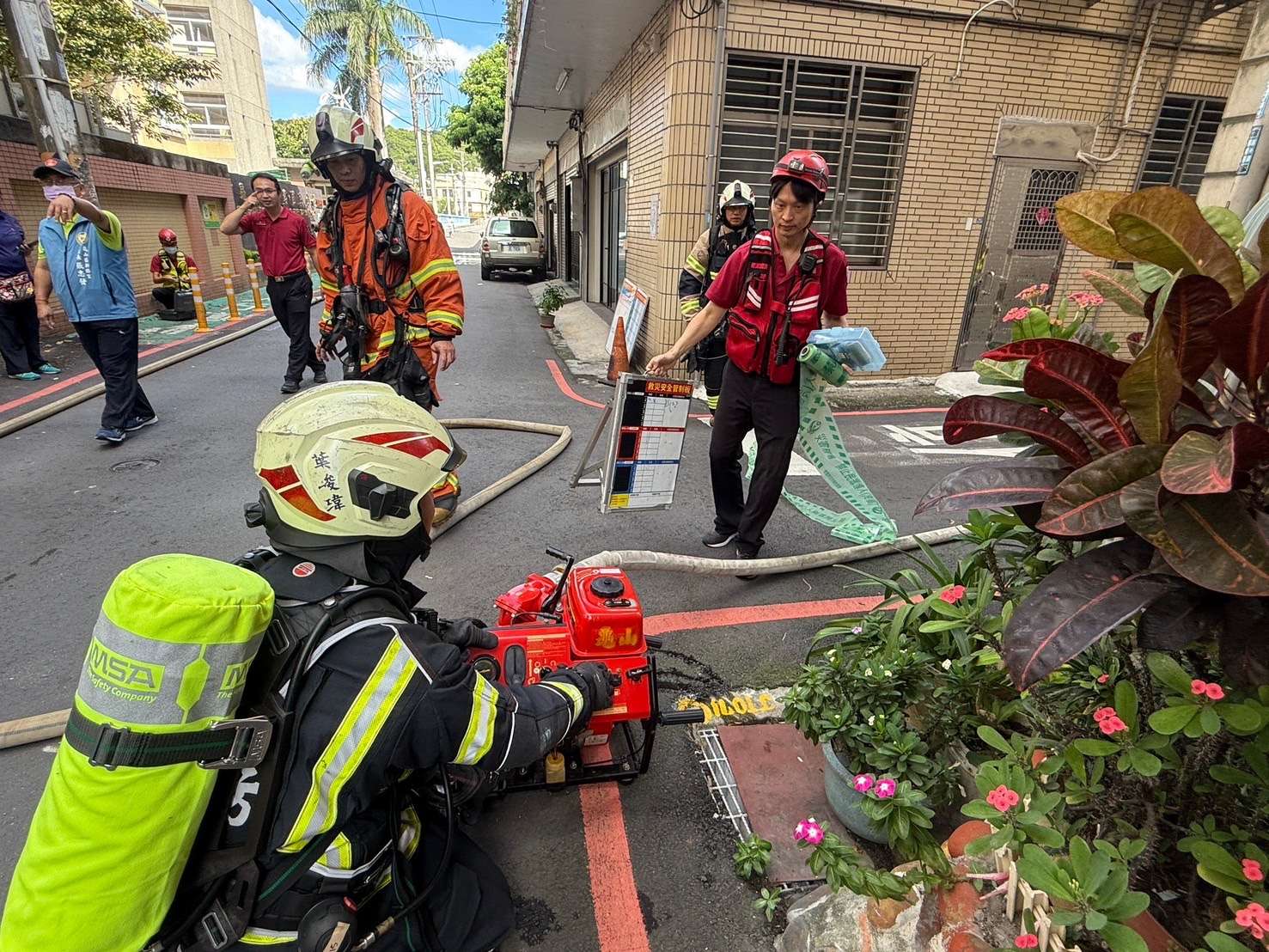 窄巷火警搶救不易 桃消龜山分隊靠它迅速掌握火場資訊 S 37912646 0