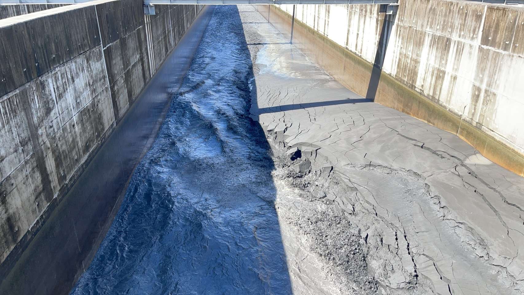 共伴效應帶來豪雨 石門水庫阿姆坪防淤隧道沖淤15萬立方公尺土砂 S 465682500