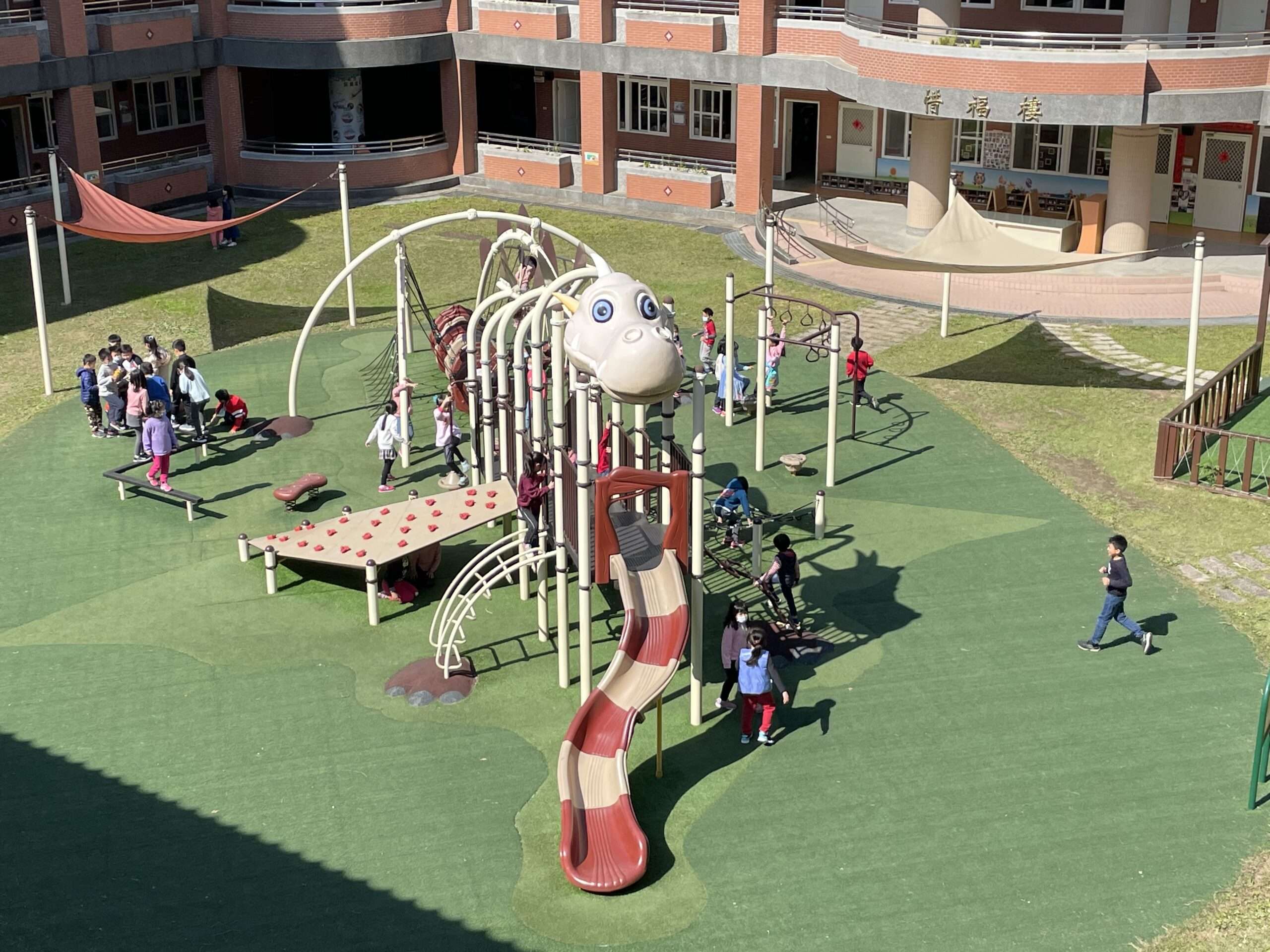 桃園教育局今年補助95校 提升遊戲場安全及設施品質