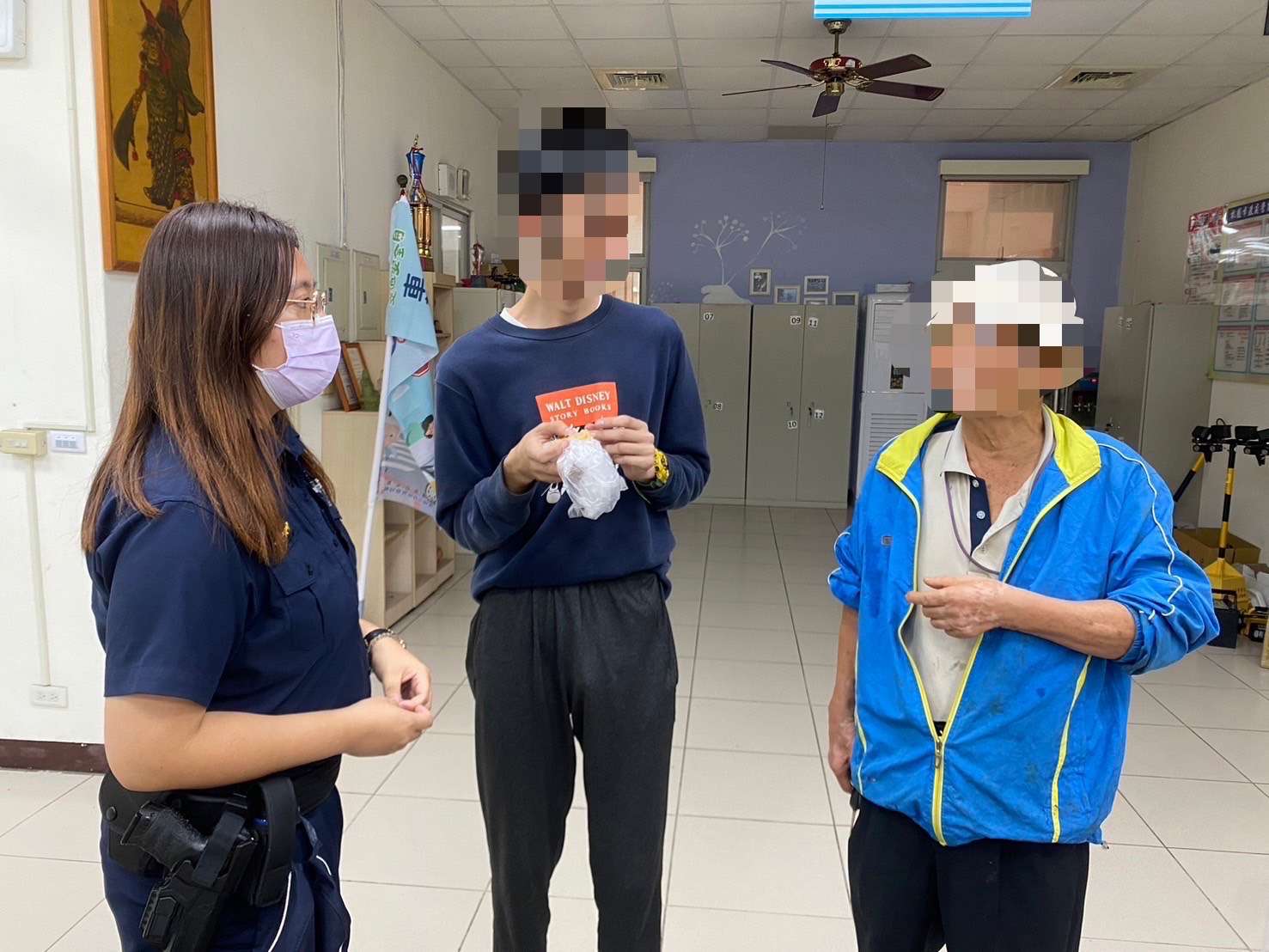 身心障少年迷途全身淋濕 新屋警助祖孫團圓 S 69124109 0