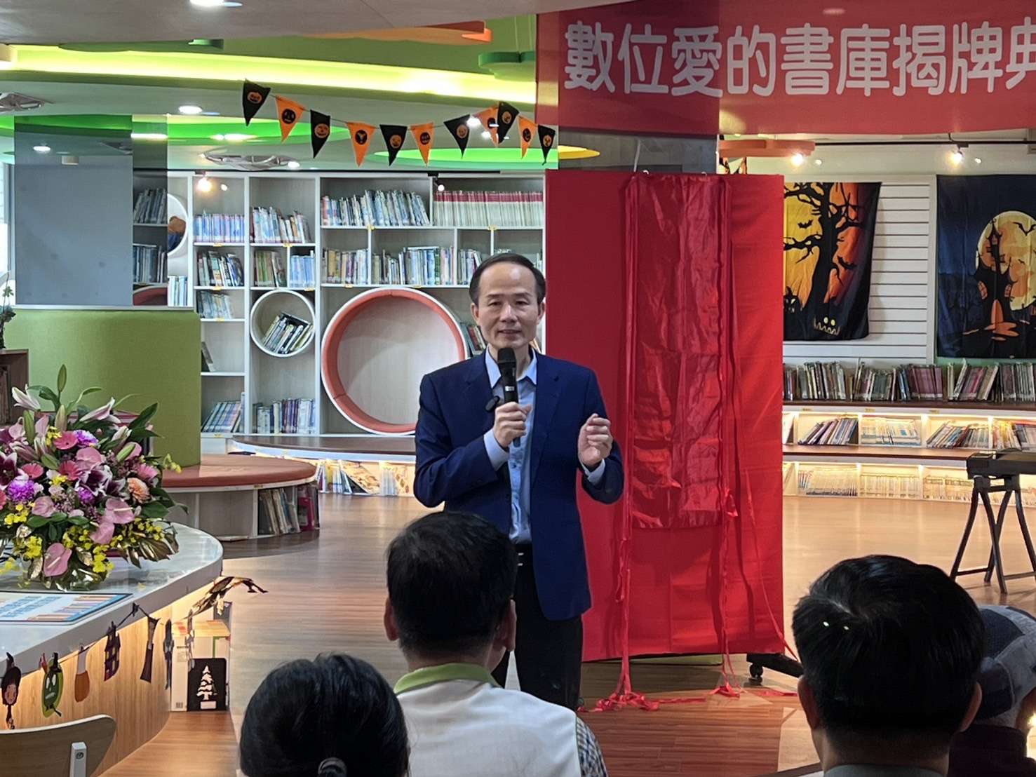 桃市第三所!中壢興國國小成立數位愛的書庫 S 8552596 0