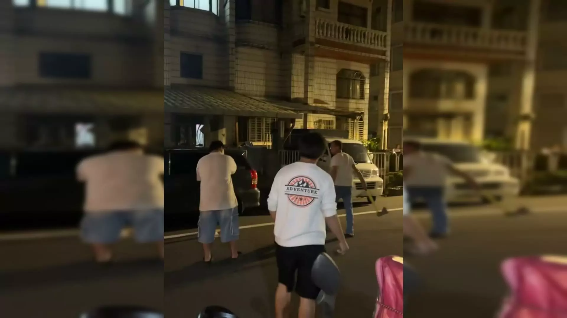 【有片】疑停車糾紛 阿伯持斧頭攻擊20歲男畫面曝 【有片】疑停車糾紛 阿伯持斧頭攻擊20歲男畫面曝