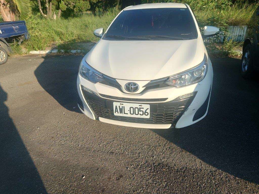 桃園分署11/11舉辦拍賣會 超炫紫色保時捷跑車等你開回家 TOYOTA YARIS正面 0