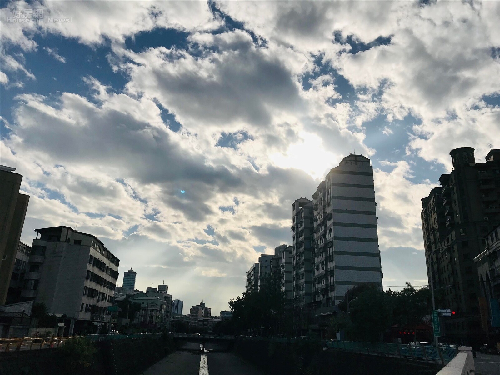 理財理成月光族 40歲男嘆:是不是別想買房了?網看支出搖頭:是死循環啊