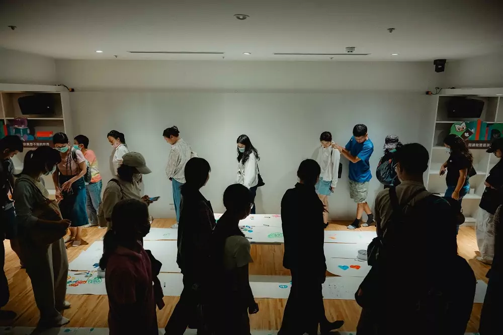 《行走在未知的島嶼之森》穿梭在桃園市立圖書館總館及桃園展演中心周邊的移動式展演 0