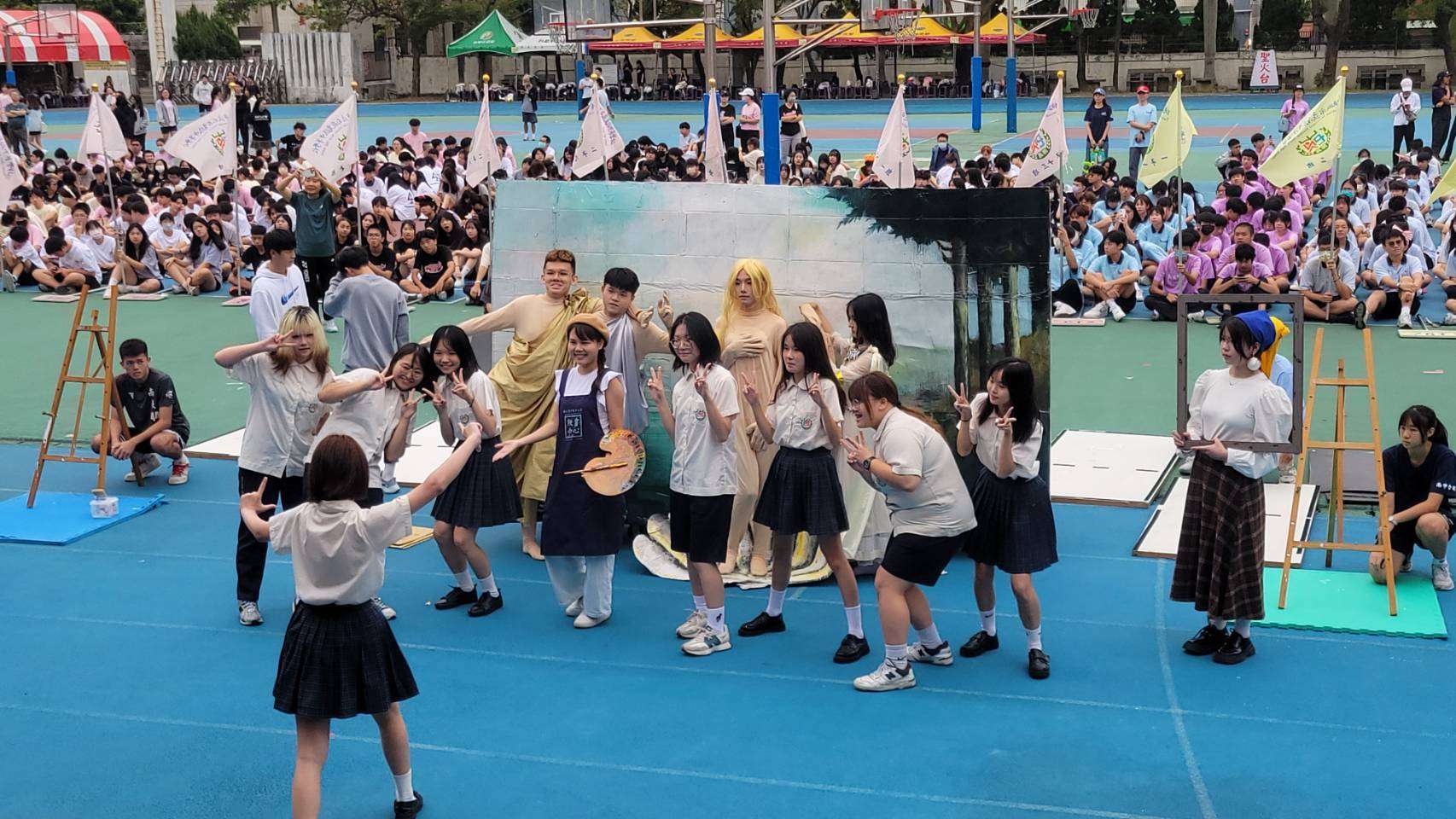 南崁高中校慶熱鬧登場 美術班學生創意進場表演好吸睛 110465 0