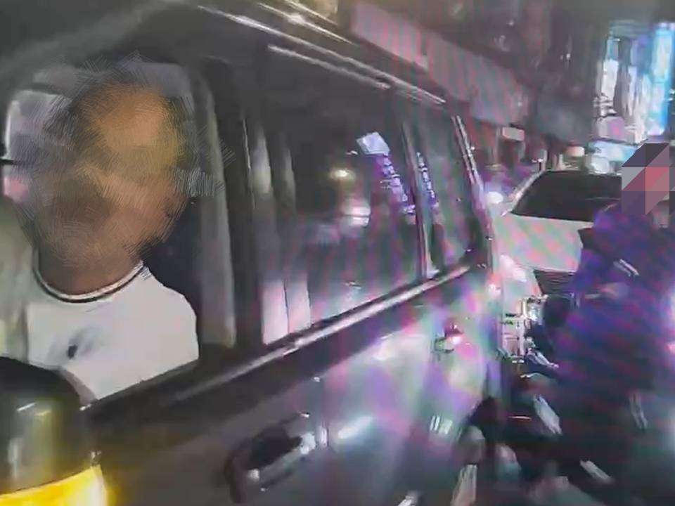 桃警等紅燈遭撞 肇逃男酒測值0.55 2000777 0