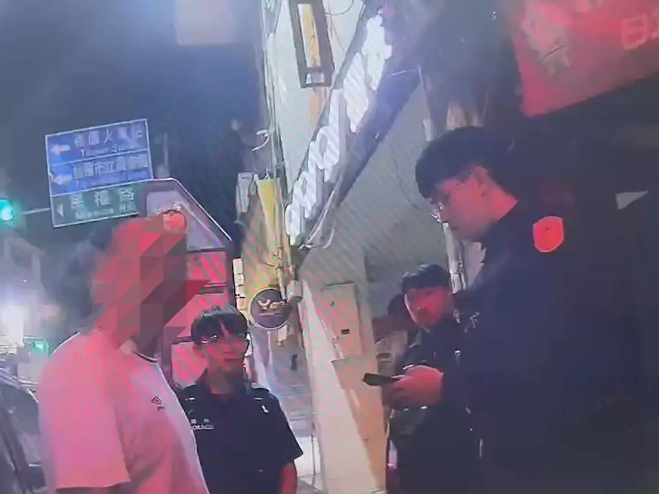 桃警等紅燈遭撞 肇逃男酒測值0.55 桃警等紅燈遭撞 肇逃男酒測值0.55