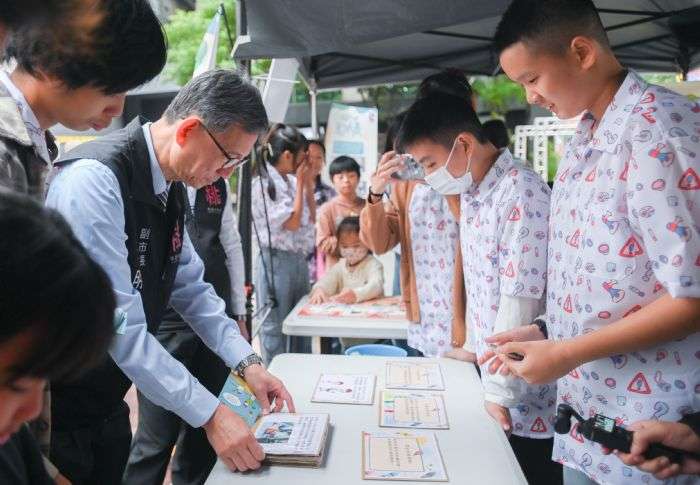 王明鉅出席桃市兒少嘉年華 呼籲社會共護兒童人權 20241109191229751