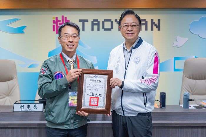 桃園陽明高中致力推動全民國防教育 獲國防部頒獎肯定 20241120151717205