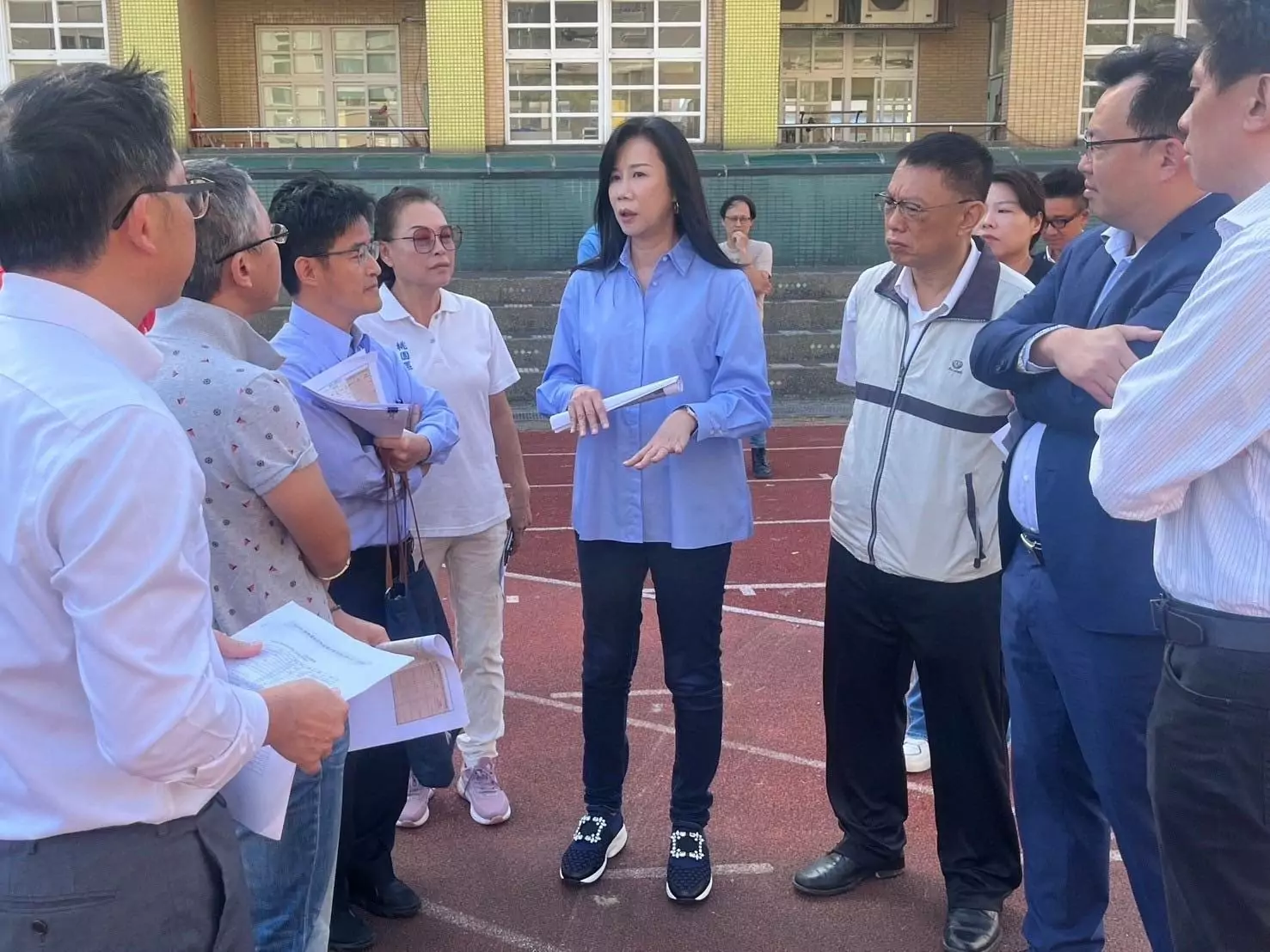 萬美玲助力促進學校設施升級 爭取950萬補助翻新經國國中操場 萬美玲助力促進學校設施升級 爭取950萬補助翻新經國國中操場