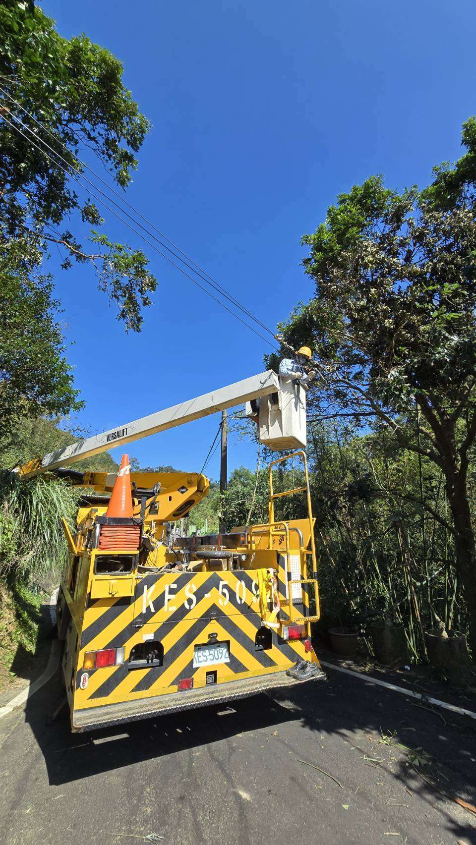 颱風「康芮」釀桃園停電逾6萬戶 台電曝復興區搶修現況 367003
