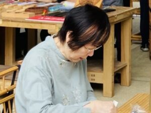 刺繡工藝的重要推手 粘碧華獲認定成桃園傳統工藝保存者