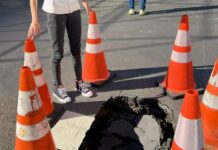 桃園大興西路驚見天坑 市府緊急灌漿填補