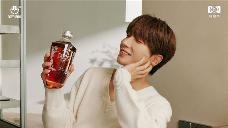 Super Junior灶咖內戰開打 D&E、利特接台灣代言掀搶購潮