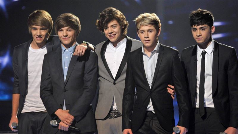 連恩告別式「一世代全到了」 他痛哭被拍令人不捨