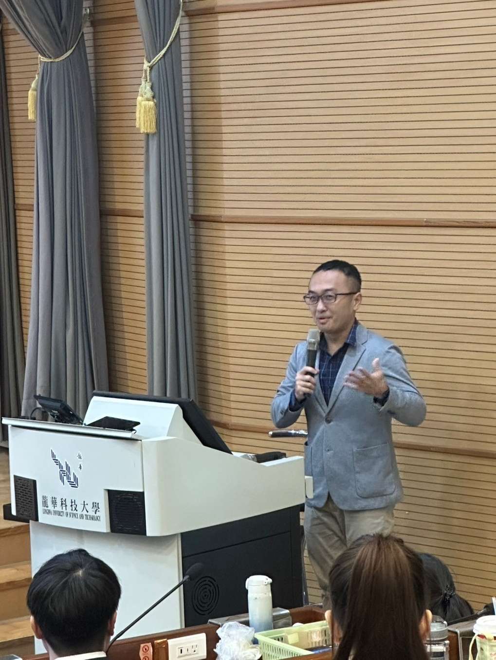 龍華科大舉辦研討會 聚焦AI在雙語教學的應用 66hsqaw 3