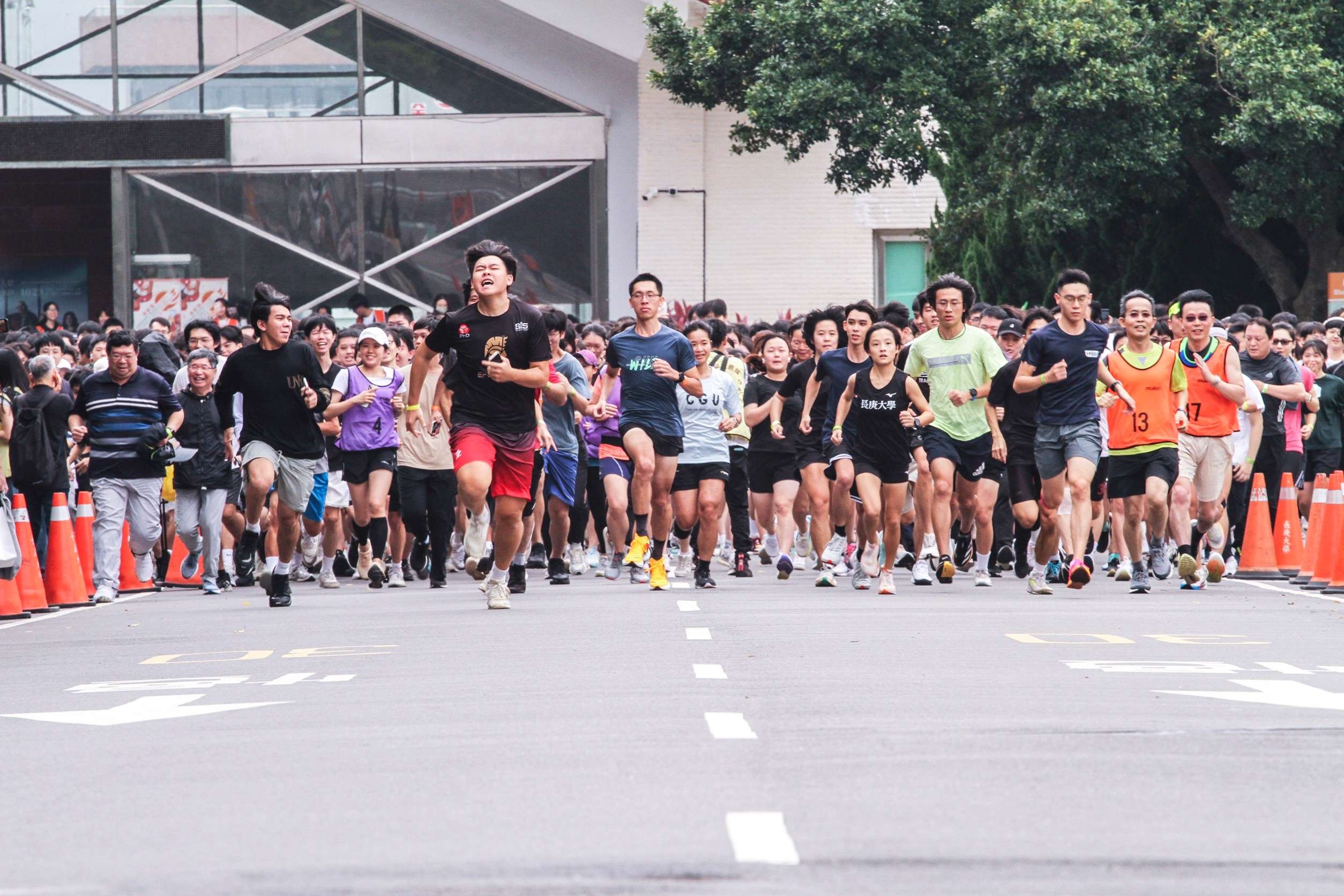 長庚大學舉辦校運會 2000人齊路跑場面壯觀 IMG 2559