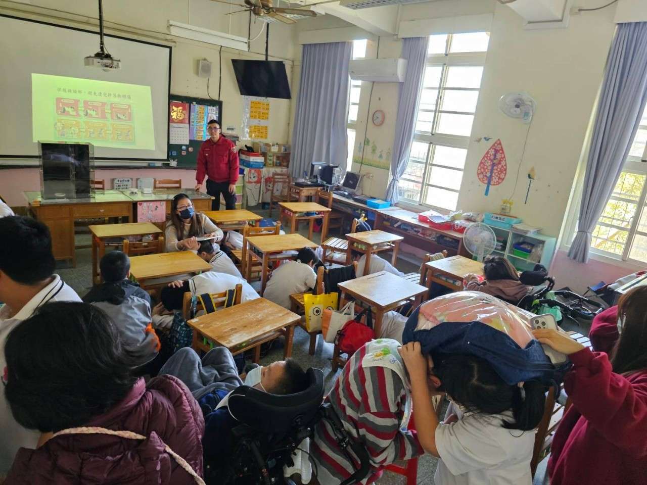 特教班防災演練升級!桃消幼獅分隊實地宣導避難技巧 LINE ALBUM 1127新聞稿 241127 9