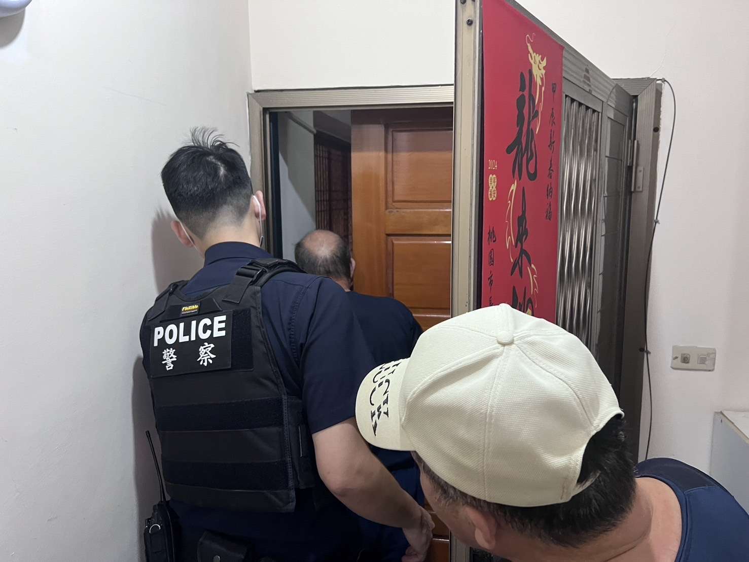 6旬翁外出找朋友迷途 壢警暖心助返家 S 10526867 0