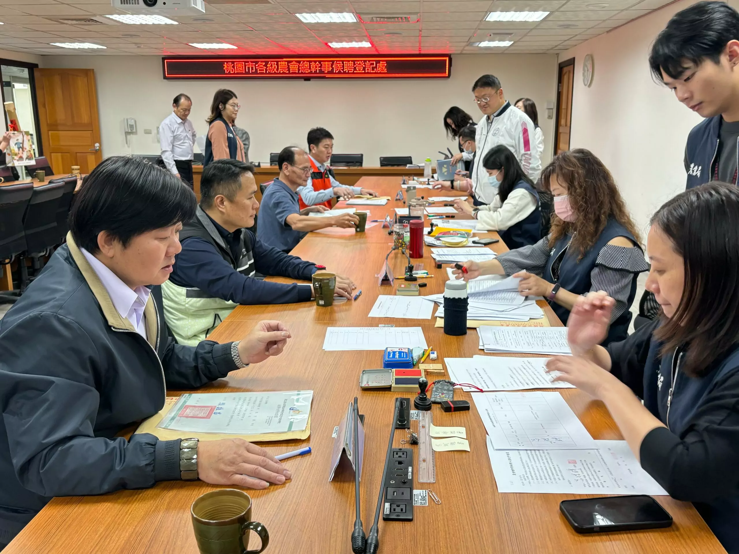 桃園農會改選開跑 張善政用「好菜頭」祝福參選人 S 112861198 scaled