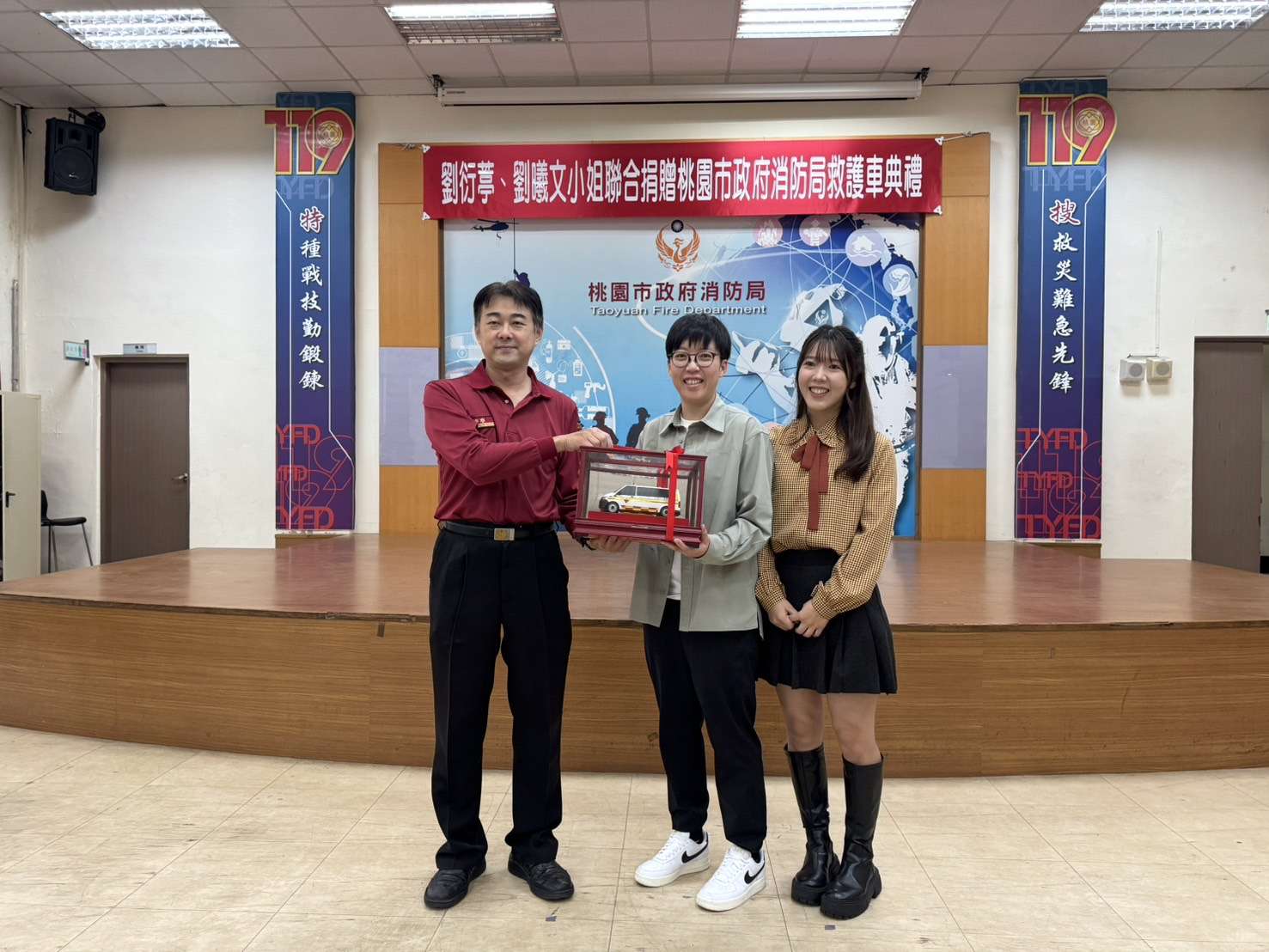 延續父母仁愛精神 2姊妹致贈桃消三民分隊救護車 S 136028203