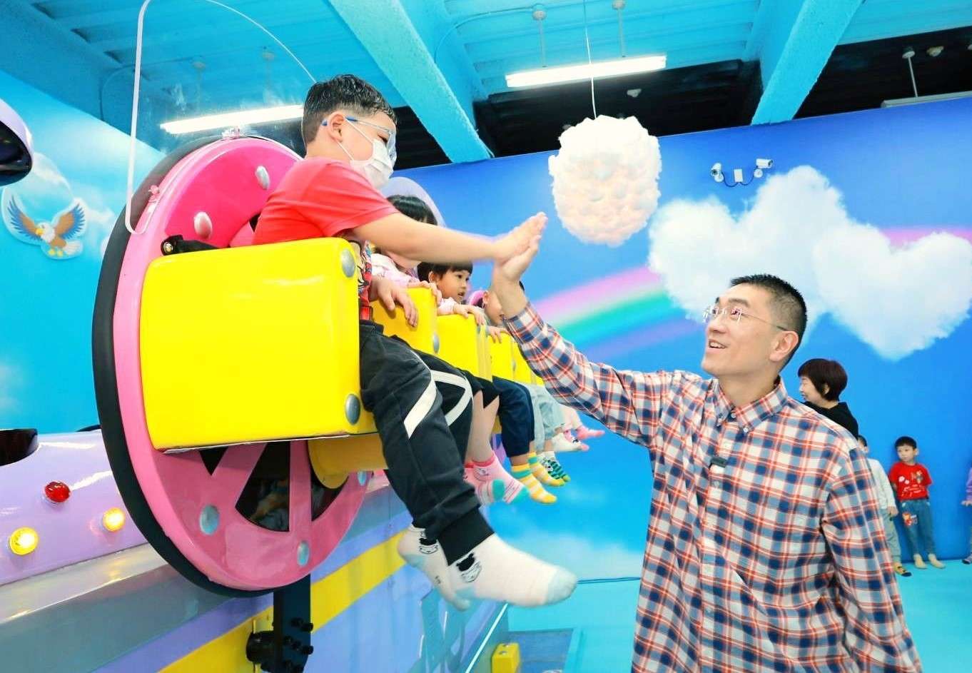 仁愛室內兒童樂園盛大開幕 市鳥黑鳶陪伴孩子遨遊夢幻樂園 S 15048732