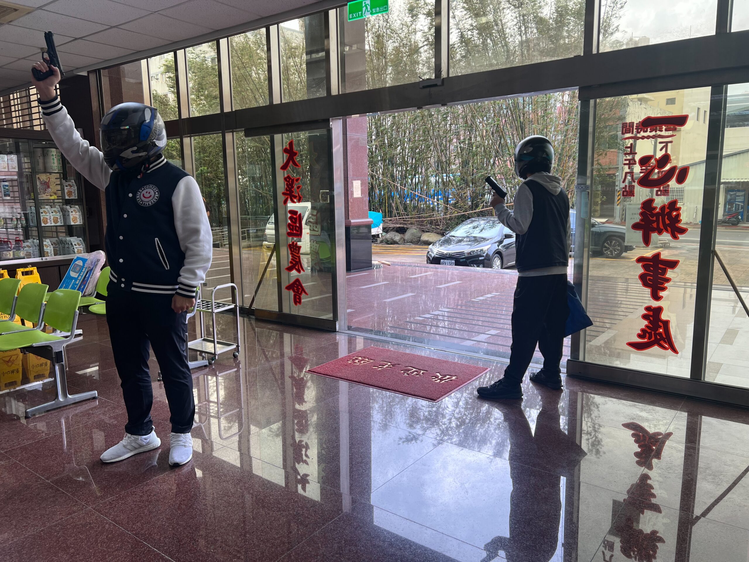 大溪警攜手農會 防搶演練過程逼真 S 220758027 scaled