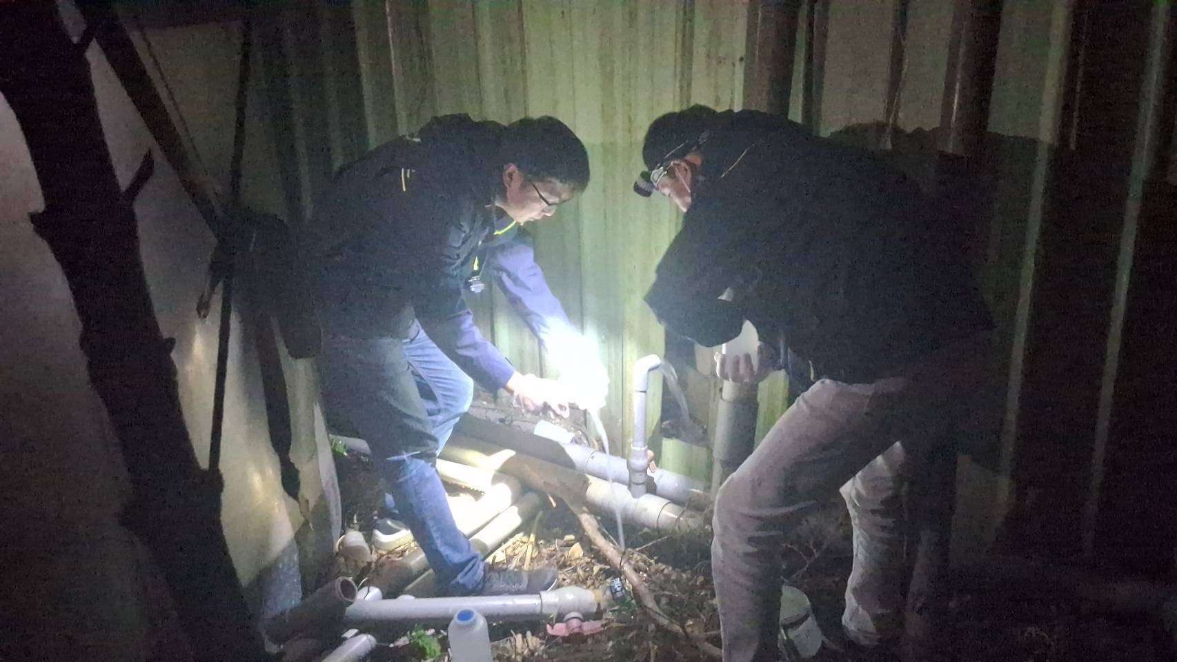 南祥橋大坑溪變泡泡河 桃園環保局揪出2洗衣業者偷排廢水 S 34357307 0