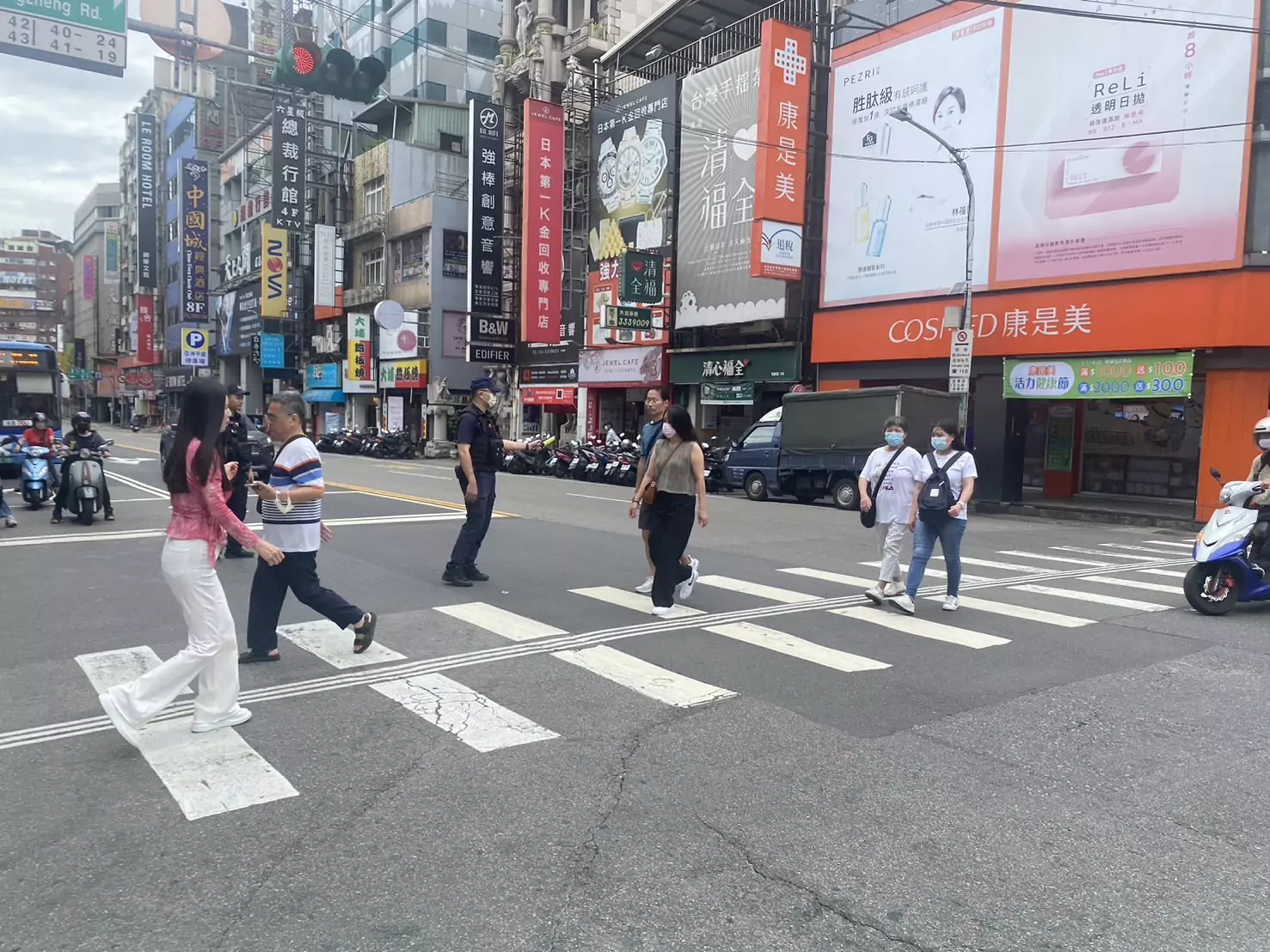 桃市這些路段行人事故多 桃警「對症下藥」改善 S 36790328 0
