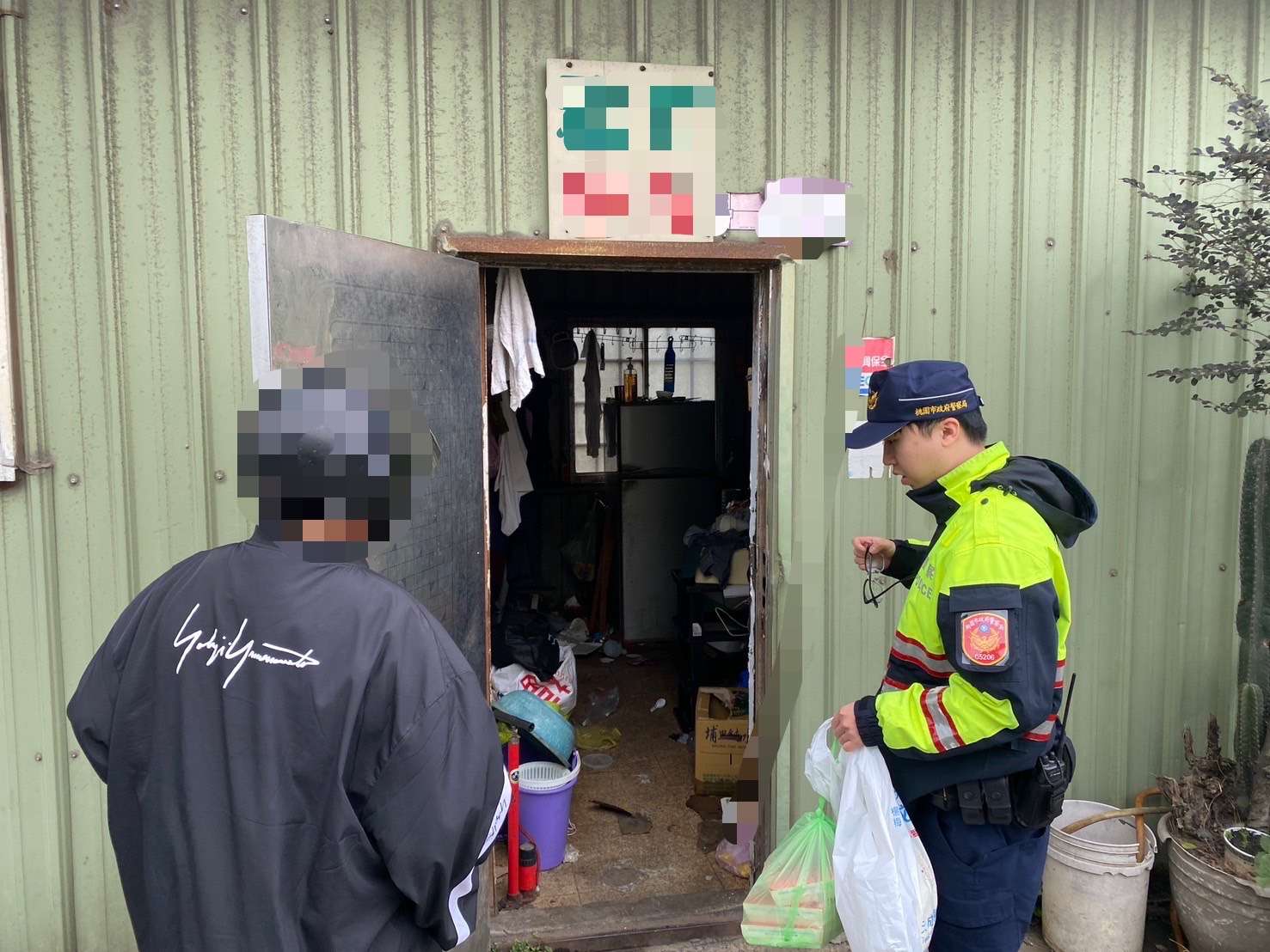 獨居失智翁犁田送醫 楊梅警護送返家