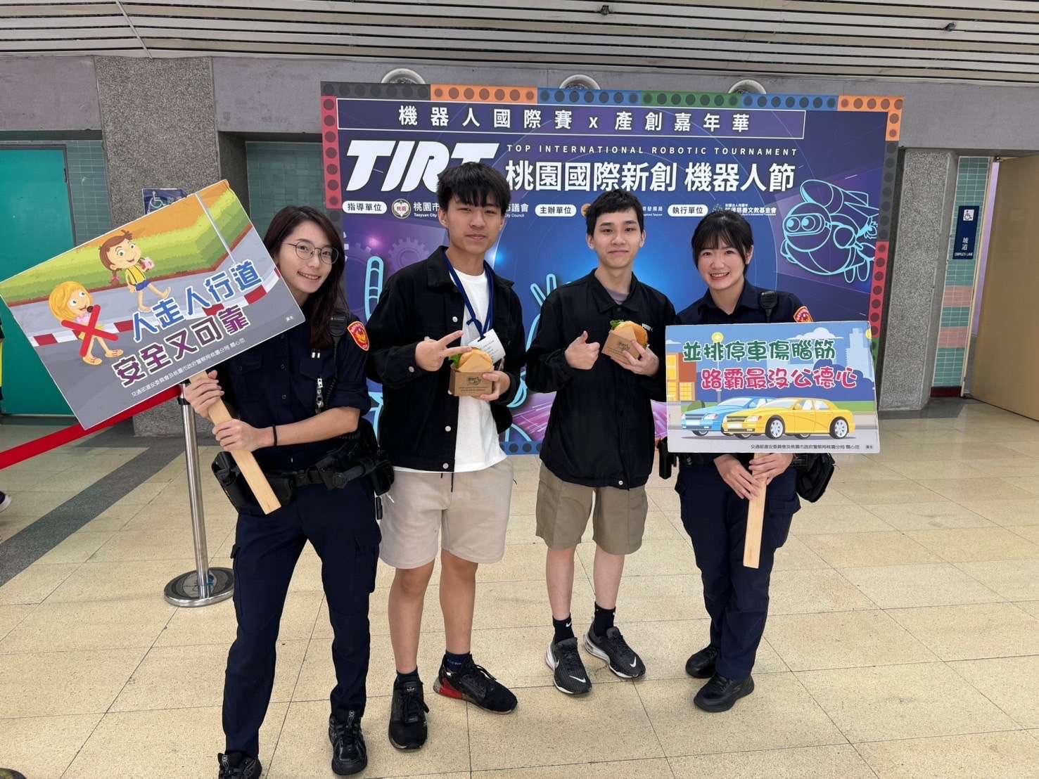 桃警前進桃園國際新創機器人節 宣導交通安全觀念 S 753033235 0