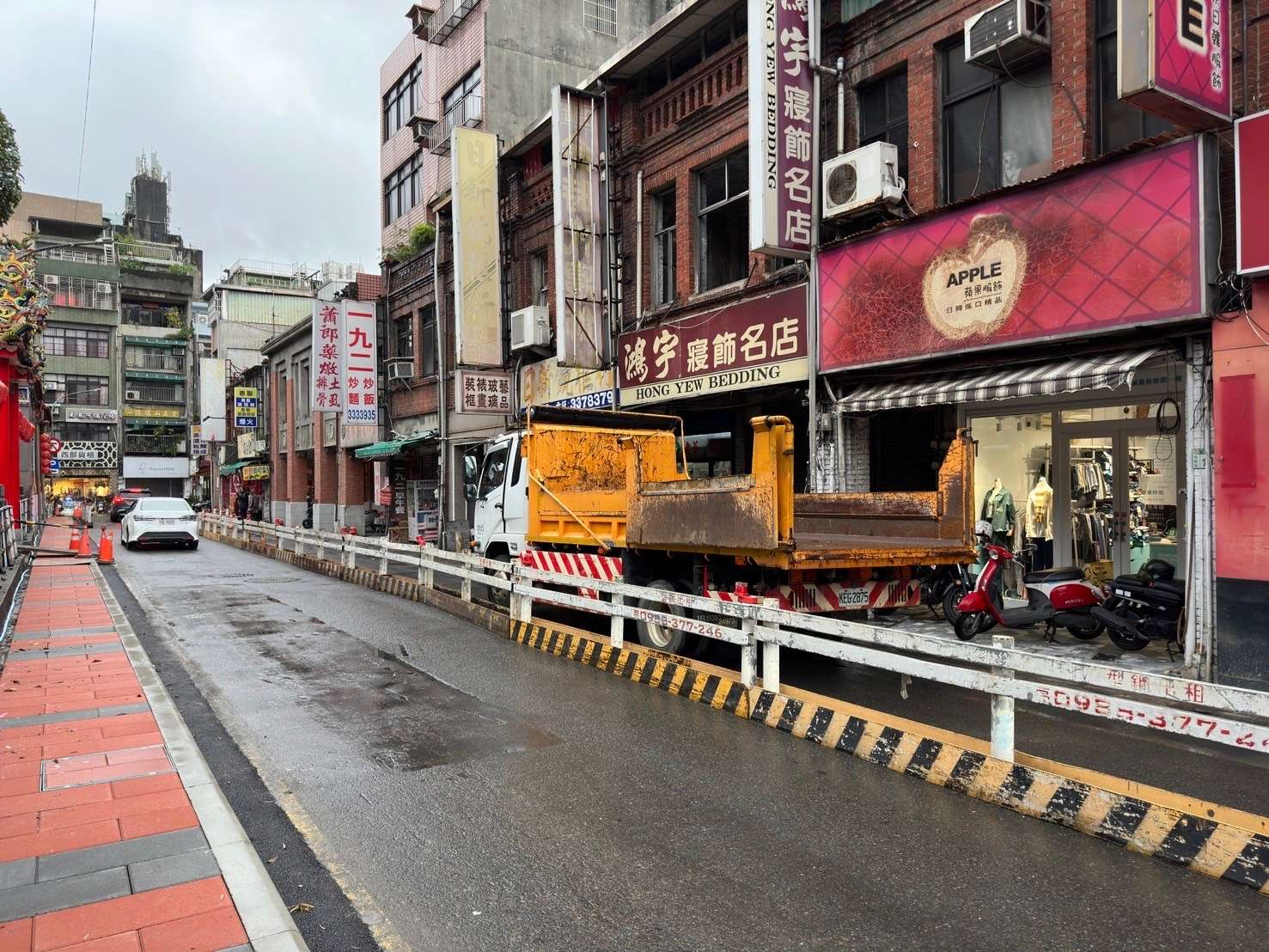 桃園景福宮人行道拓寬引商家反對 都發局力拼春節前完工展決心 S 91881617 0