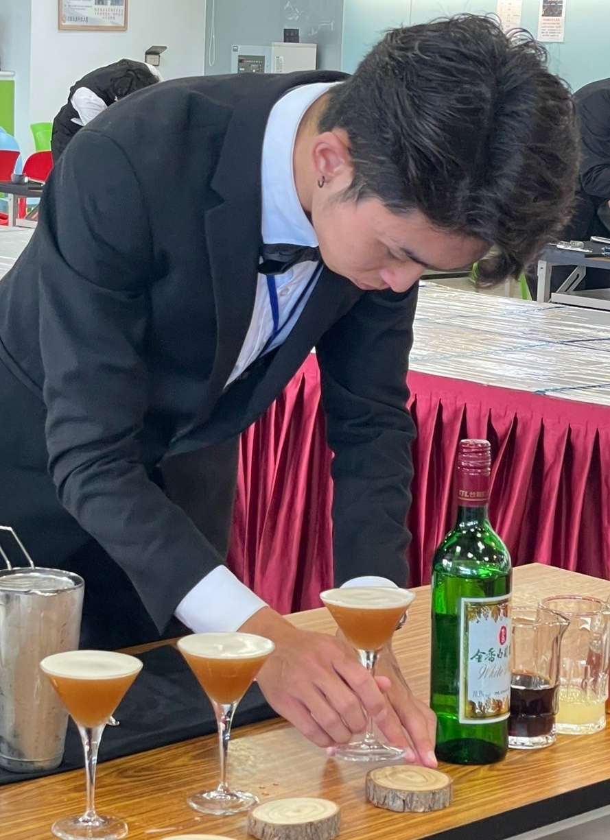龍華科大觀休系技壓群雄 客家茶飲暨茶餐料理競賽奪2金2銀 afghh5 2