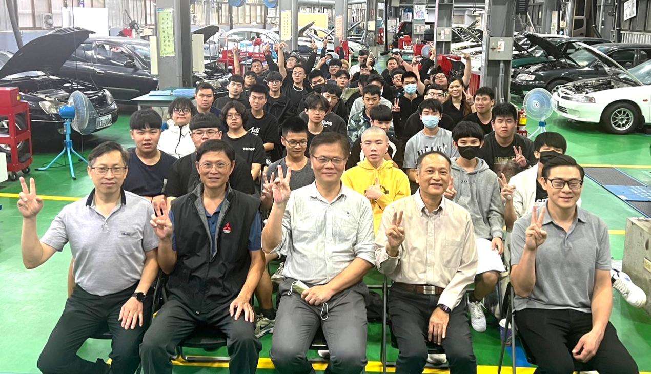 全國車輛創新維修技術競賽登場 健行科大包辦冠亞軍 fa4f5f4