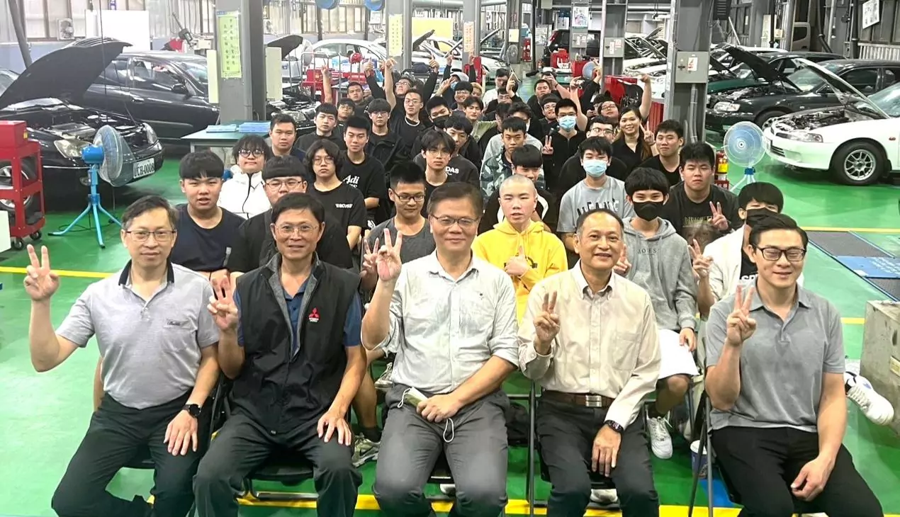 全國車輛創新維修技術競賽登場 健行科大包辦冠亞軍 全國車輛創新維修技術競賽登場 健行科大包辦冠亞軍