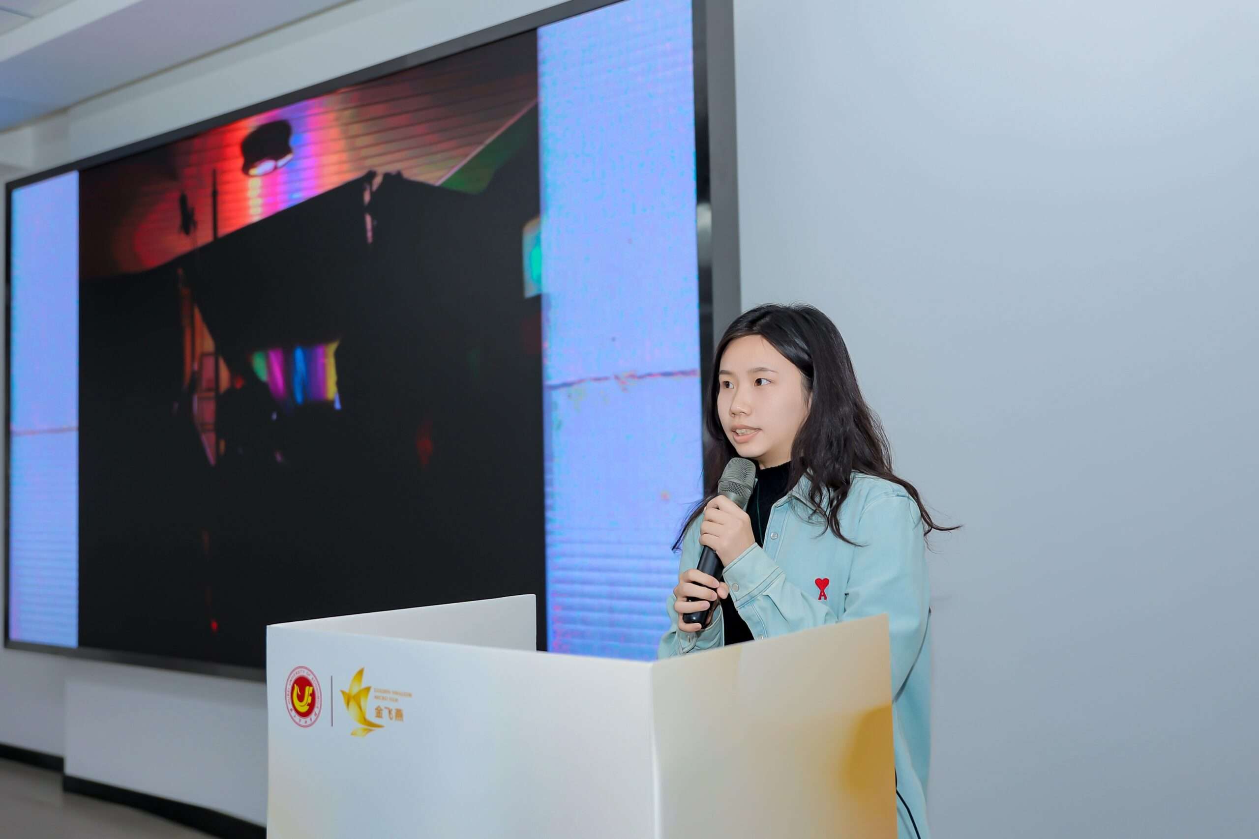 湖北金飛燕十屆不間斷 兩岸青年用影像交流說故事 台影像創作青年於創作分享會與兩岸創作者分享微電影創作理念與生活觀。 0 scaled