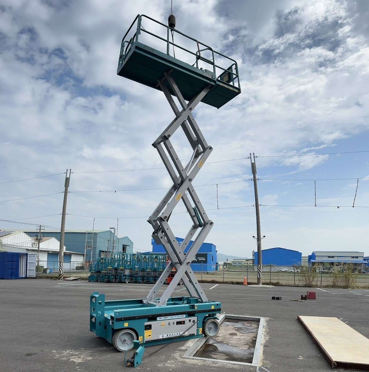 昌吉國際攜手盛世安大集團一線品牌 進軍高空作業車市場 圖2、昌吉國際全系列高空作業自走車皆完成CNS16368認證 0