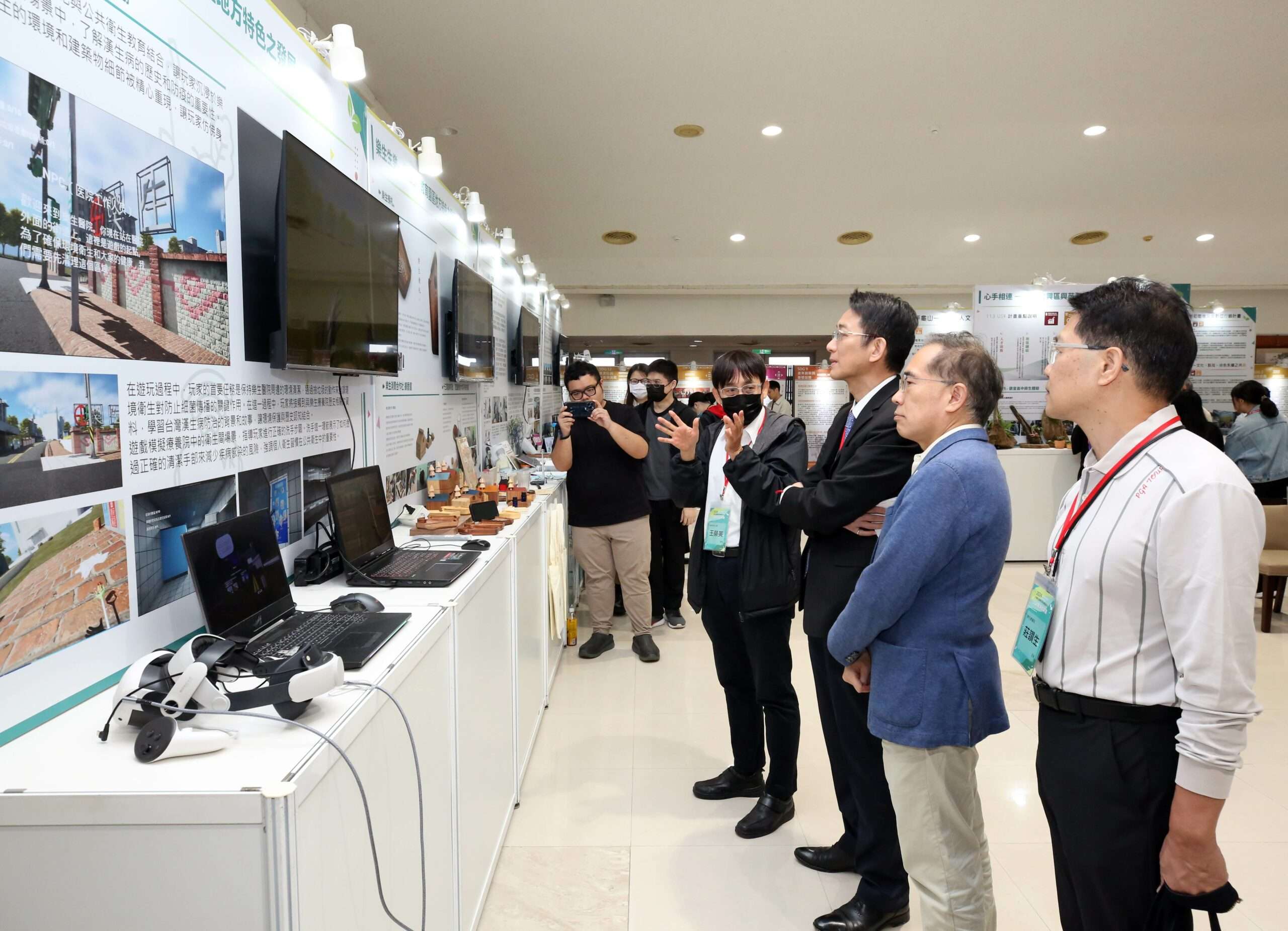 龍華科大深耕在地 USR計畫成果豐碩 龍華科大USR期末成果展 產官學攜手環境永續落實社會責任 2 scaled