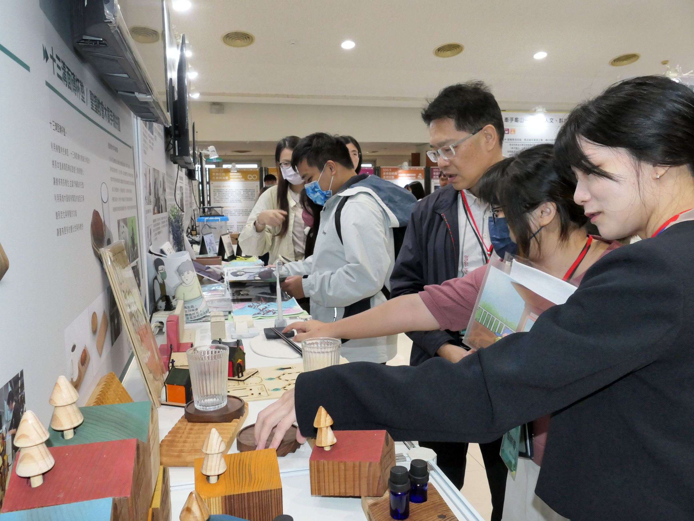 龍華科大深耕在地 USR計畫成果豐碩 龍華科大USR期末成果展 產官學攜手環境永續落實社會責任 3